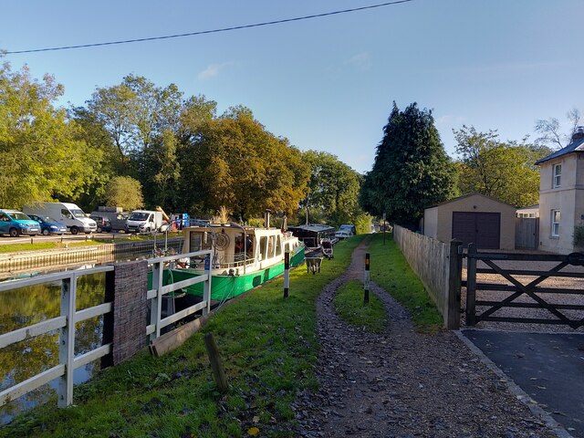 Towing path by Kennet and Avon Canal © Oscar cc-by-sa/2.0 :: Geograph ...