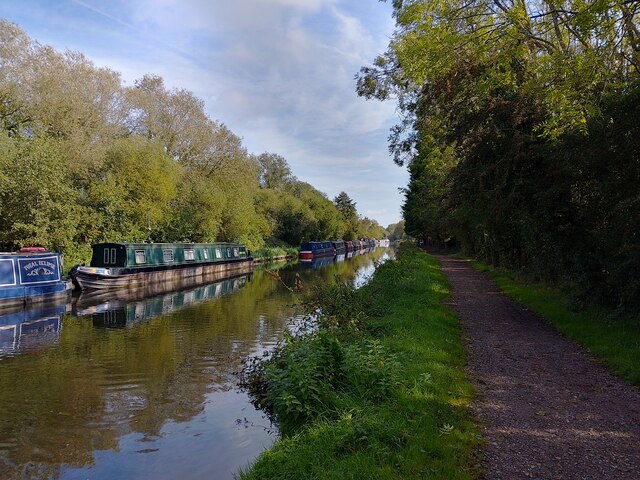 Towing path by Kennet and Avon Canal © Oscar Taylor :: Geograph Britain ...