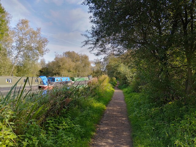 Towing path by Kennet and Avon Canal © Oscar Taylor :: Geograph Britain ...