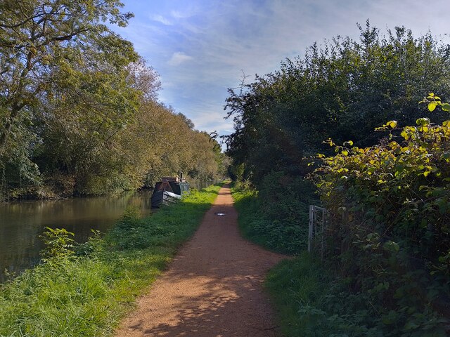 Towing path by Kennet and Avon Canal © Oscar Taylor :: Geograph Britain ...