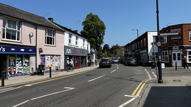 High Street, Abbots Langley © Bryn Holmes :: Geograph Britain and Ireland