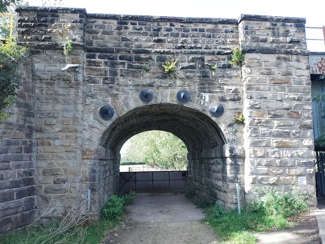 Calder foot and rail bridge Horbury... © Phillip De-Vere :: Geograph ...