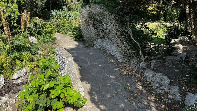 Rockery, Pinner Memorial Park © Bryn Holmes :: Geograph Britain and Ireland