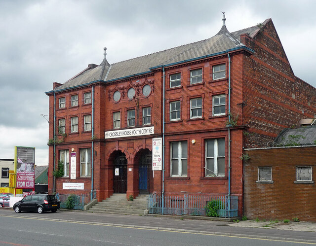 Crossley House, Ashton Old Road,... © Stephen Richards cc-by-sa/2.0 ...