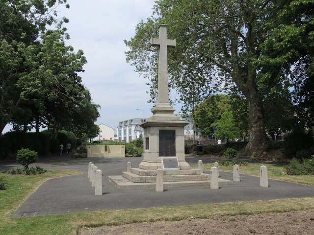 Barnstaple War Memorial © Neil Owen Cc-by-sa/2.0 :: Geograph Britain ...