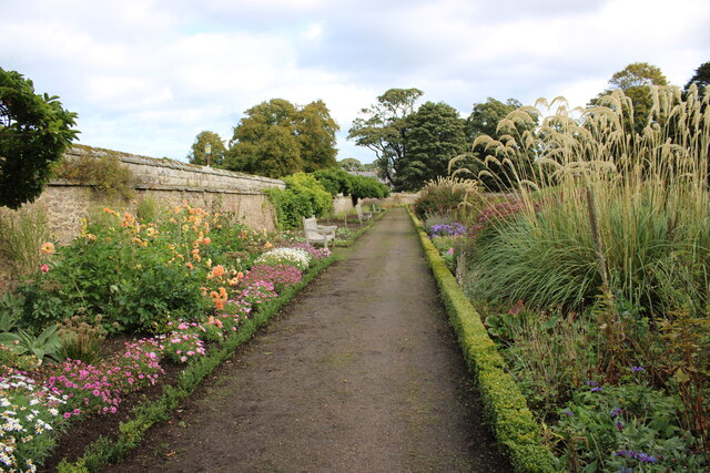 Garden, Dirleton Castle © Richard Sutcliffe :: Geograph Britain and Ireland