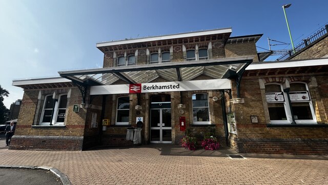 Berkhamsted Railway Station © Bryn Holmes Cc-by-sa/2.0 :: Geograph ...