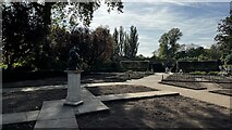 TQ2479 : Dutch Garden, Holland Park by Bryn Holmes