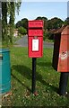 Elizabeth II postbox on Preston Close, Wroxham