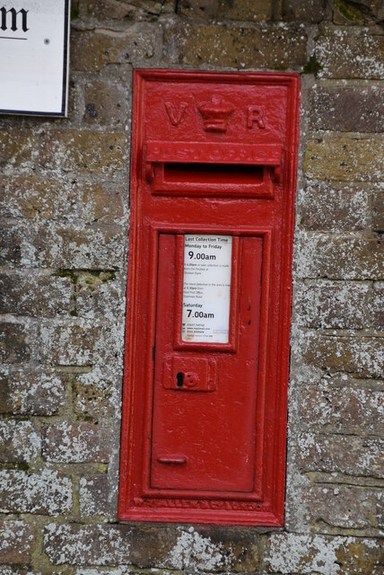 Victorian postbox, Great Mongeham © N Chadwick cc-by-sa/2.0 :: Geograph ...