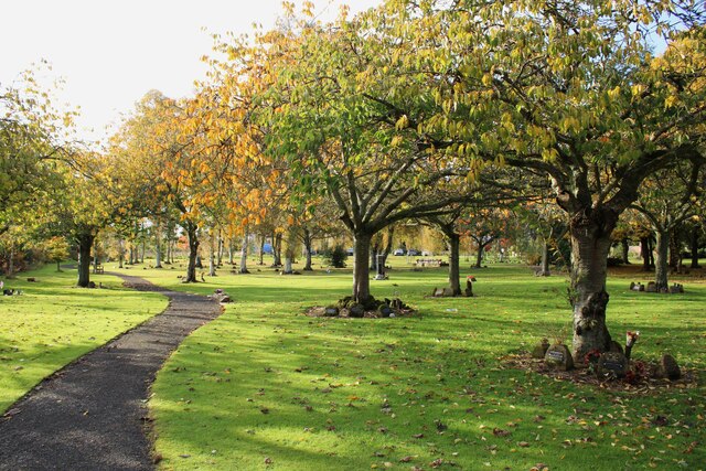 Autumn, Perth Crematorium © Richard Sutcliffe cc-by-sa/2.0 :: Geograph ...