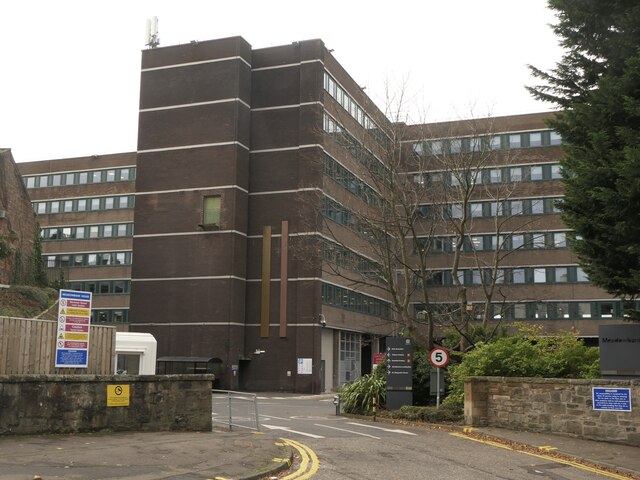 Meadowbank House © Richard Webb cc-by-sa/2.0 :: Geograph Britain and ...