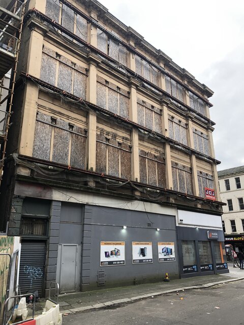 Boarded up facade, Hutcheson Street © Richard Webb cc-by-sa/2.0 ...