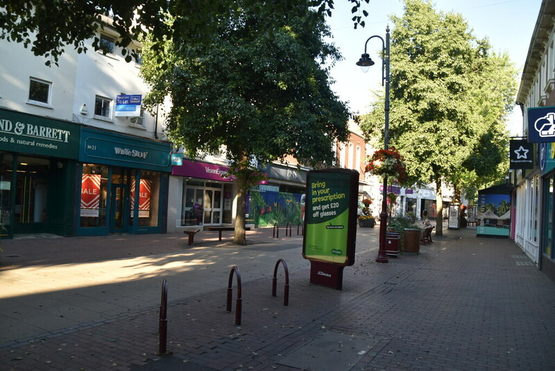 Calverley Precinct © N Chadwick cc-by-sa/2.0 :: Geograph Britain and ...