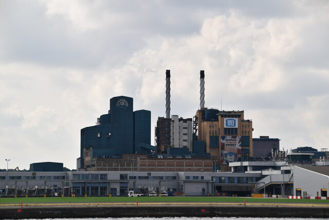 Tate & Lyle Sugar Factory © N Chadwick cc-by-sa/2.0 :: Geograph Britain ...