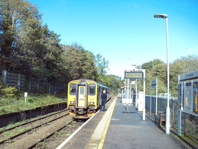 Platform 2, Penryn railway station © Richard Vince cc-by-sa/2.0 ...