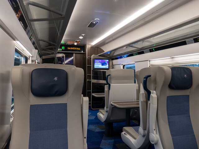 Interior of a Trans Pennine Nova 3 train © John Lucas :: Geograph ...