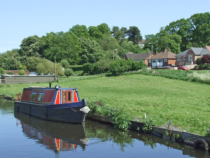 Moored narrowboat near Castlecroft in... © Roger Kidd cc-by-sa/2.0 ...