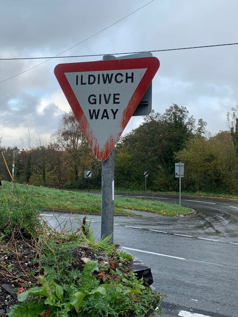 ildiwch-give-way-sign-at-road-meirion-cc-by-sa-2-0-geograph