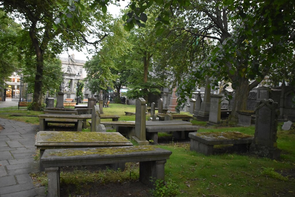 Churchyard, St Nicholas © N Chadwick :: Geograph Britain and Ireland