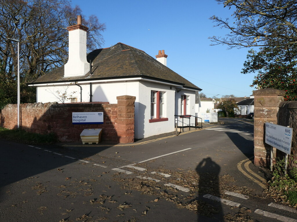 East Lothian Townscape Entrance lodge,... © Richard West ccbysa/2.0