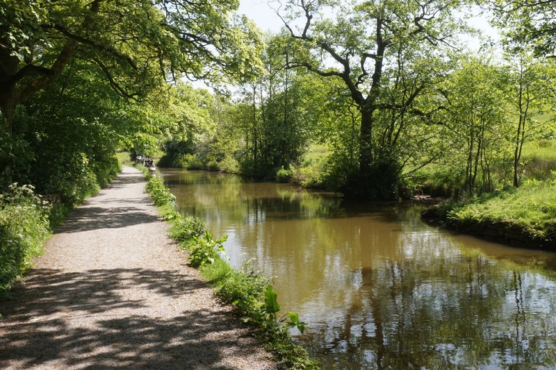 Peak Forest Canal © Bill Boaden cc-by-sa/2.0 :: Geograph Britain and ...