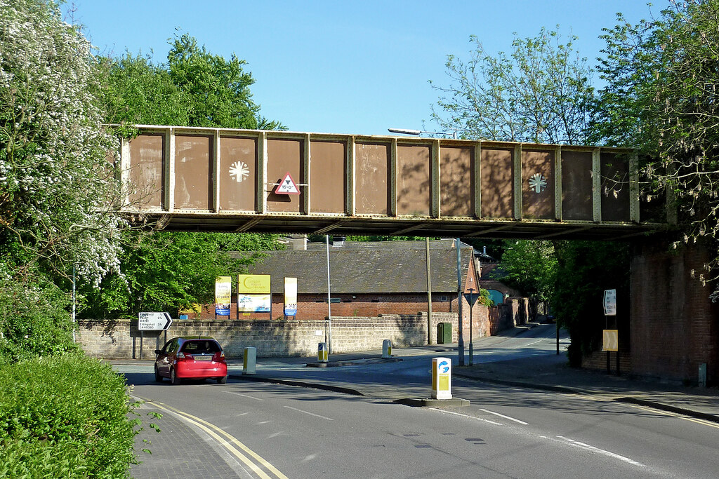 Bridgnorth Road in Compton,... © Roger Kidd cc-by-sa/2.0 :: Geograph ...