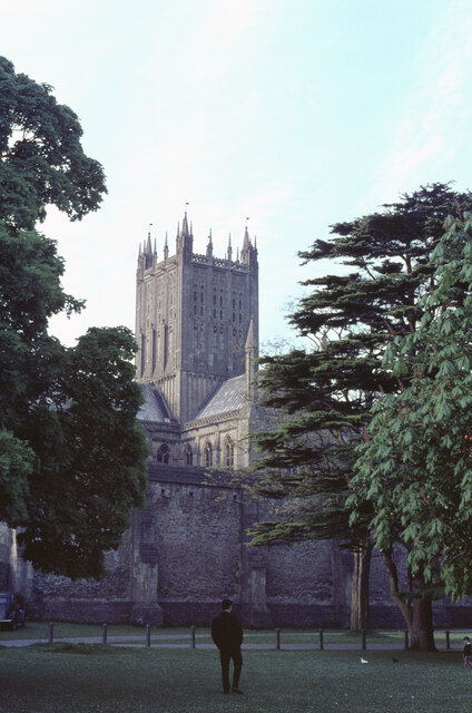 Wells Cathedral © David Purchase Cc-by-sa 2.0 :: Geograph Britain And 