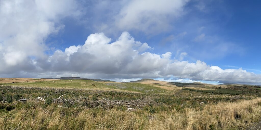 Clouds across Bannau Brycheiniog © Alan Hughes cc-by-sa/2.0 :: Geograph ...