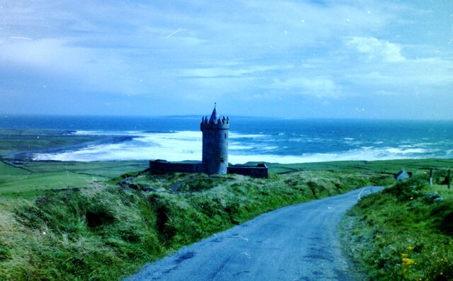 The road to Doonagore Castle and Doolin