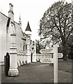 TQ1572 : Signpost, Strawberry Hill House by Des Blenkinsopp