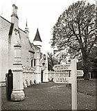 TQ1572 : Signpost, Strawberry Hill House by Des Blenkinsopp