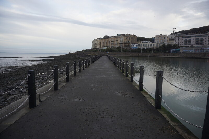 turf-zone-marinedam-ian-s-cc-by-sa-2-0-geograph-britain-and-ireland