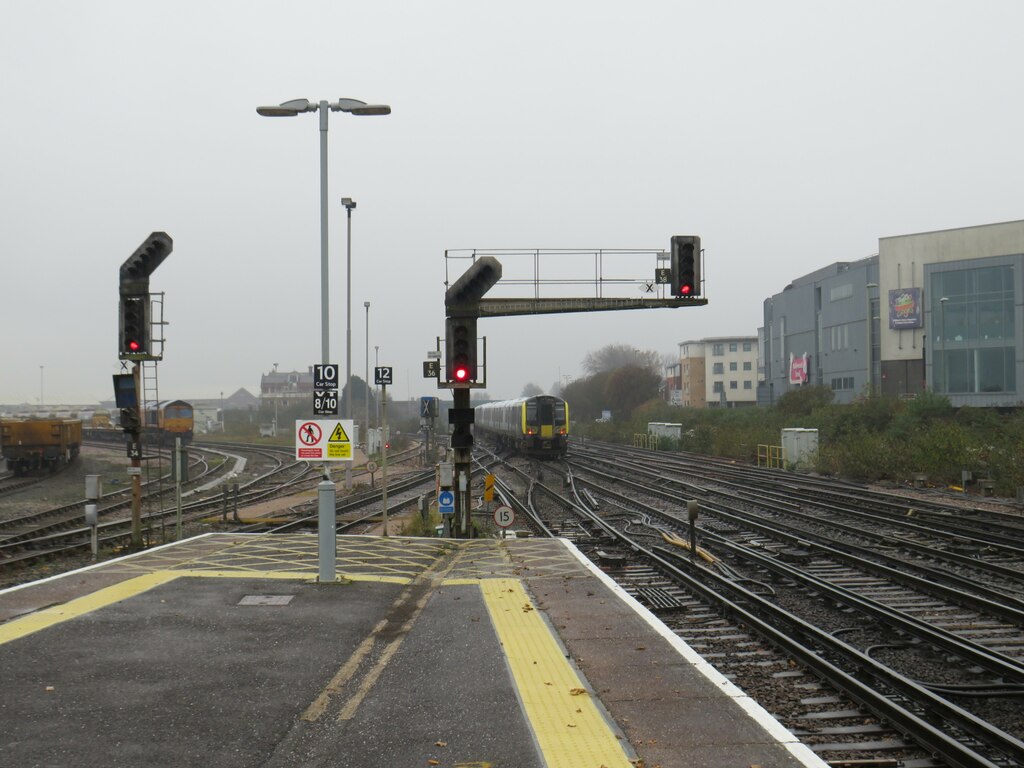 Signals at Eastleigh station © Malc McDonald cc-by-sa/2.0 :: Geograph ...