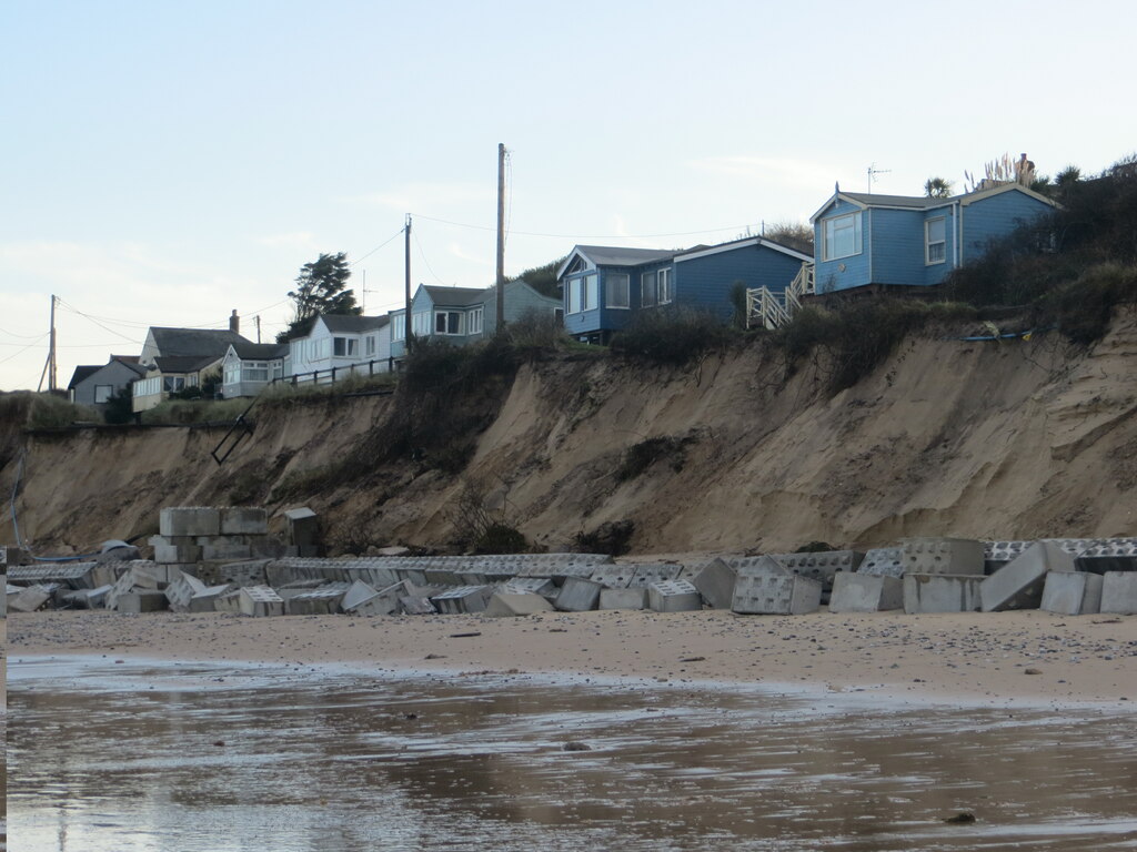 Houses On Edge Of Eroding Cliff - Hemsby © Stephen McNair Cc-by-sa/2.0 ...