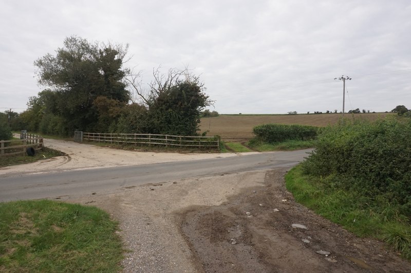 Farm Track At The Bottom Of Cannons © Bill Boaden Cc By Sa 2 0