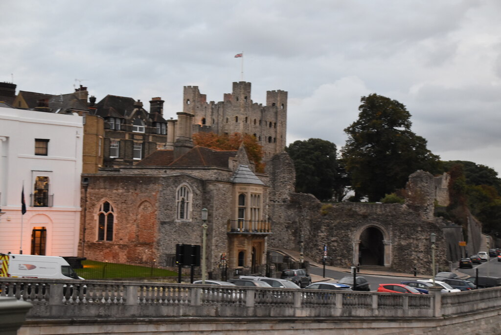 Rochester Castle © N Chadwick cc-by-sa/2.0 :: Geograph Britain and Ireland