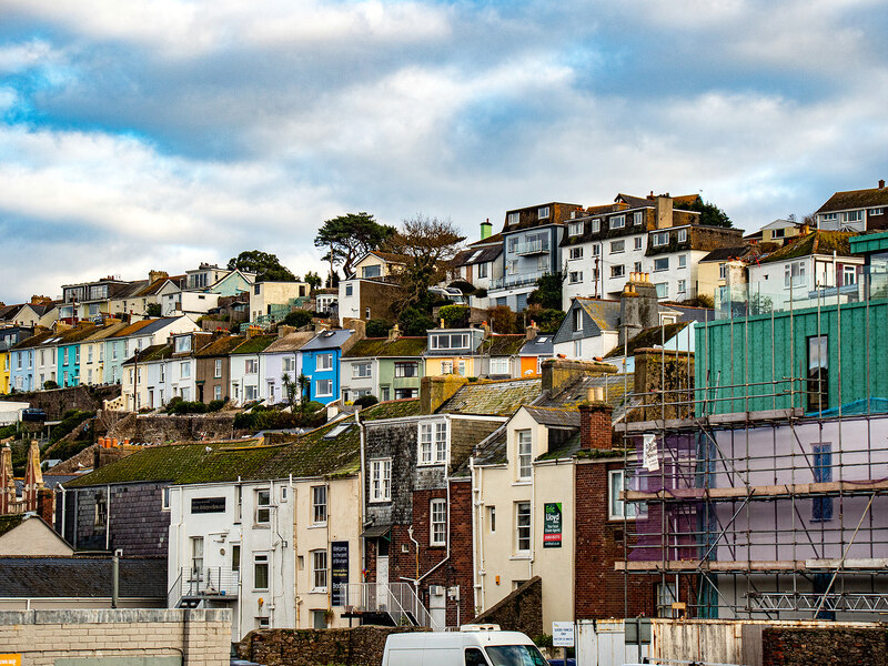 Brixham housing \u00a9 John Lucas cc-by-sa\/2.0 :: Geograph Britain and Ireland