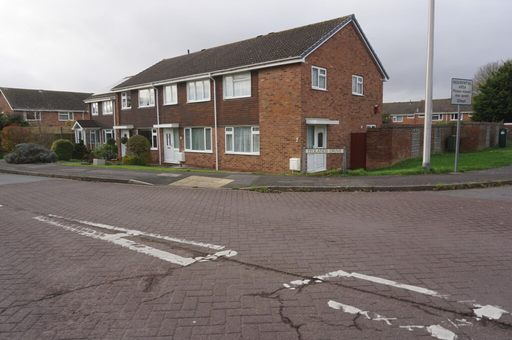 Yeolands Drive off Southern Way,... © Ian S ccbysa/2.0 Geograph