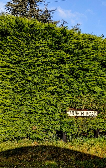 church-road-name-sign-in-an-evergreen-jaggery-cc-by-sa-2-0