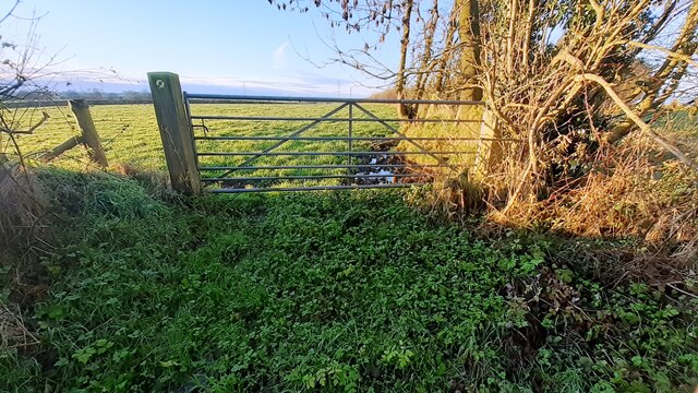 Gateway across bridleway which crosses... © Roger Templeman :: Geograph ...