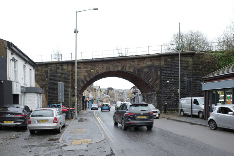 Railway bridge crossing Blackburn Road,... © habiloid cc-by-sa/2.0 ...