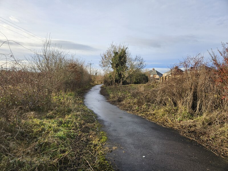 Combined footpath and cyclewyay at... © Peter Bainbridge cc-by-sa/2.0 ...