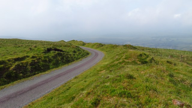 Service road descending from... © Colin Park cc-by-sa/2.0 :: Geograph ...