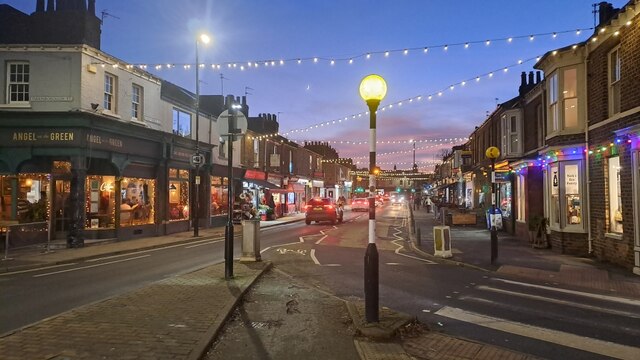 Bishopthorpe Road at dusk © DS Pugh cc-by-sa/2.0 :: Geograph Britain ...