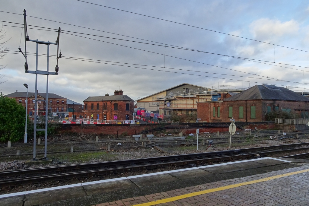 Platform 9 © DS Pugh cc-by-sa/2.0 :: Geograph Britain and Ireland