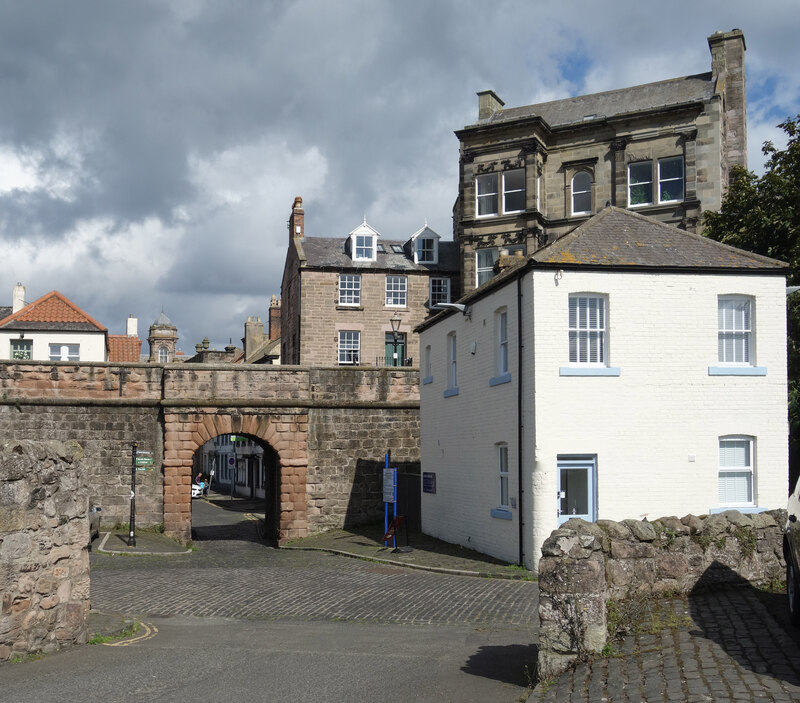 Shoregate, Berwick Town Walls © Des Blenkinsopp cc-by-sa/2.0 ...