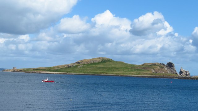 Ireland's Eye from Howth Harbour © Colin Park cc-by-sa/2.0 :: Geograph ...