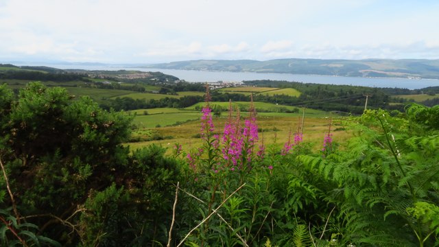 View towards Inverkip from the Greenock... © Colin Park cc-by-sa/2.0 ...