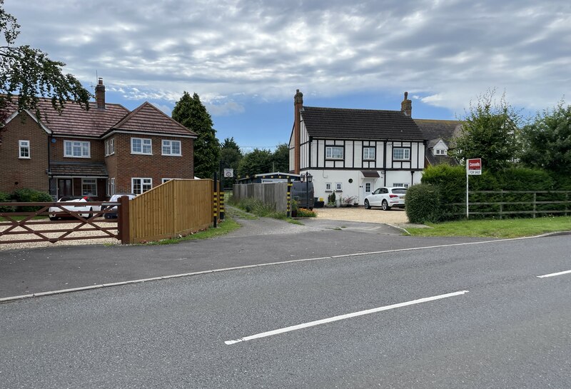 new-builds-on-pack-lane-mr-ignavy-cc-by-sa-2-0-geograph-britain